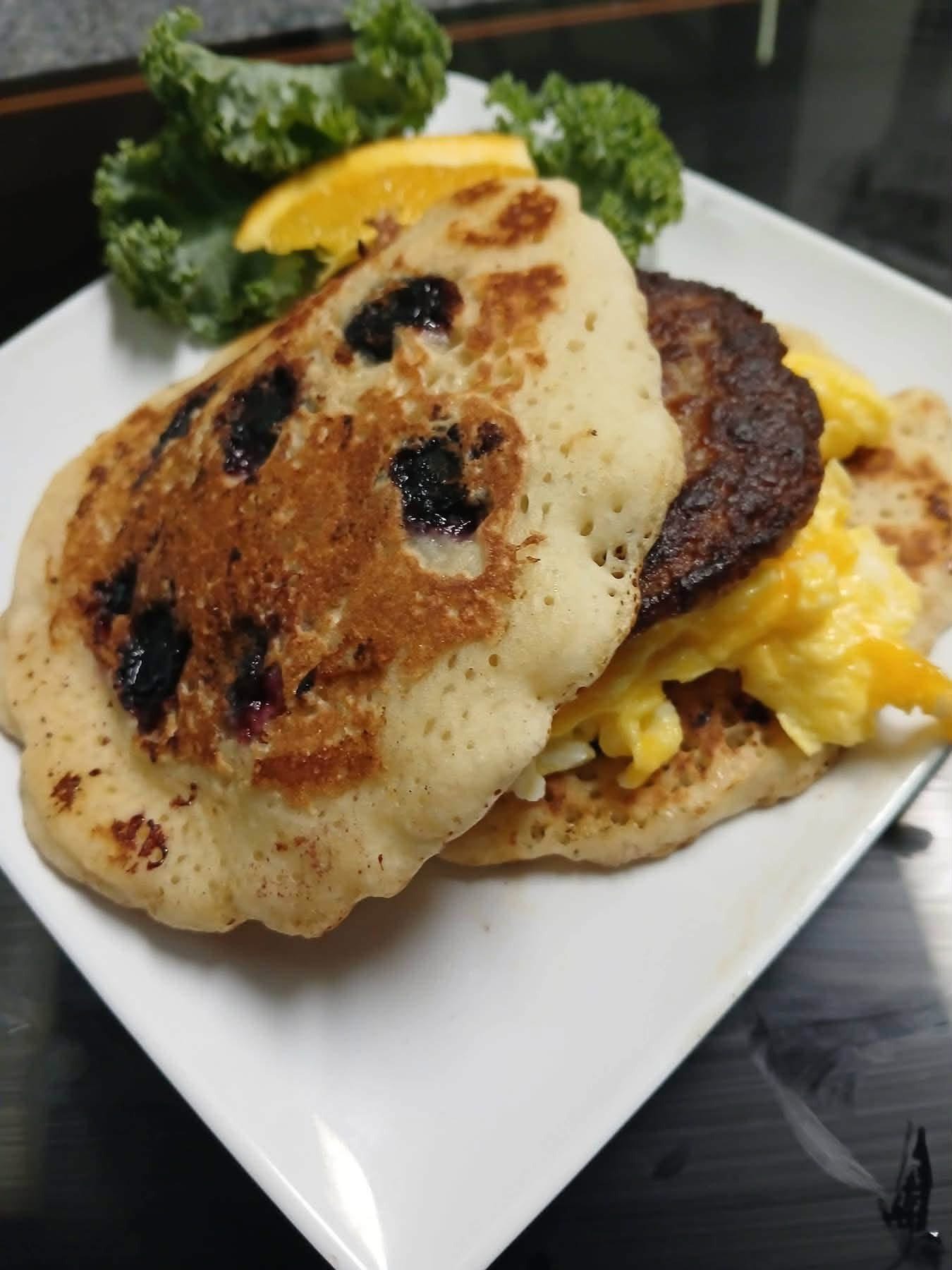 Blueberry griddle cake sandwich at Phamilyden